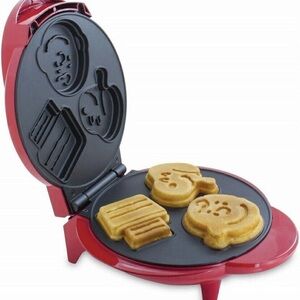 Smart Planet Peanuts Snoopy Waffle Maker